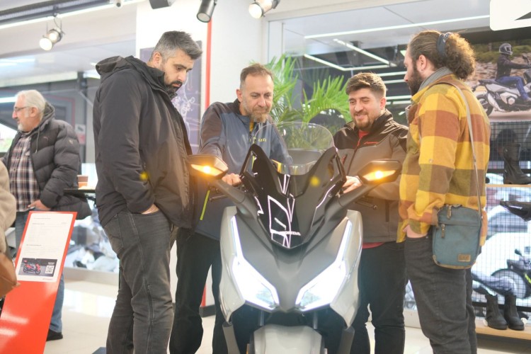 2025 Honda Forza 250: Yenilenen Maxi Scooter İle Sürüş Keyfini Zirveye Taşıyın